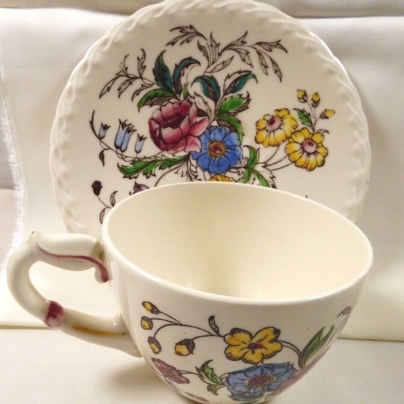 Hand painted underglaze Vernon Kilns Pottery May Flower Tea Cup & Saucer set USA - Picture 5 of 11